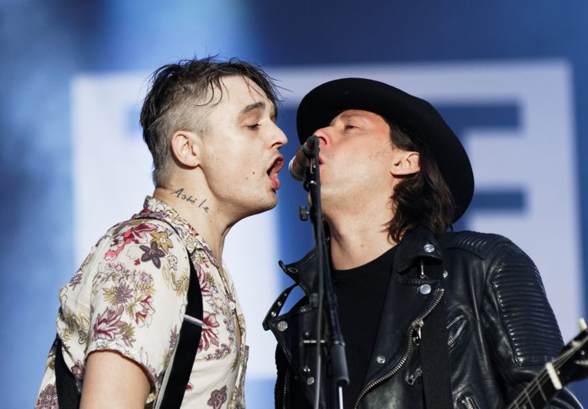 Rare footage of chaotic gig from The Libertines in 2002