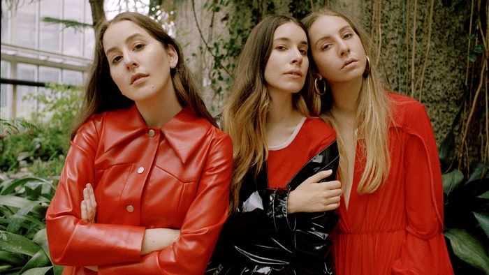 Paul Thomas Anderson directs the video for Haim's new song 'Summer Girl'