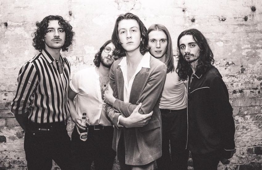 Blossoms cover Billie Eilish’s ‘Bury A Friend’ live