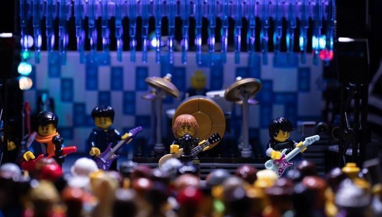 Fake Plastic Bricks: Radiohead reimagined in Lego