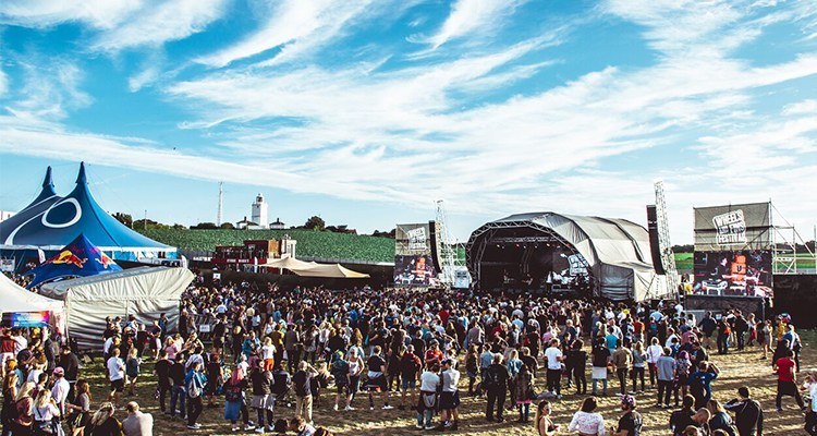 Fins-Festival-from-standout-magazine
