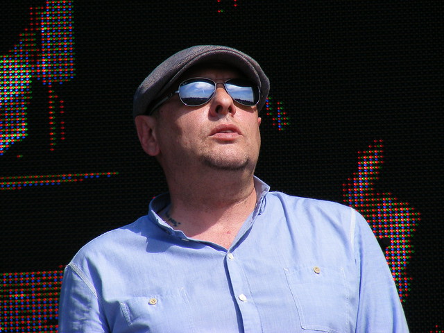 Shaun Ryder bit a dog