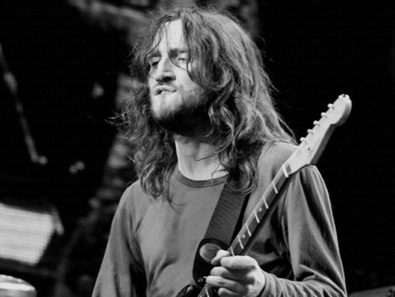 Listen to John Frusciante's mesmerising isolated guitar on Red Hot Chili Peppers song 'Can't Stop'