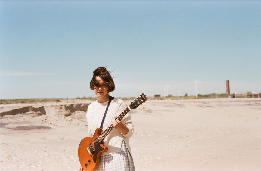 Jane Herships releases her new song 'Best Friends'