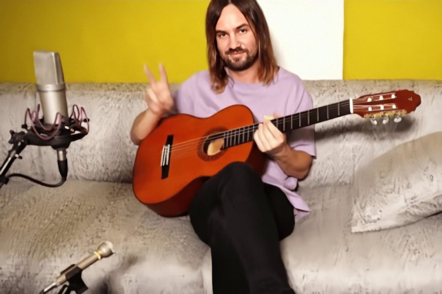 Kevin Parker performs acoustic version of ‘On Track’
