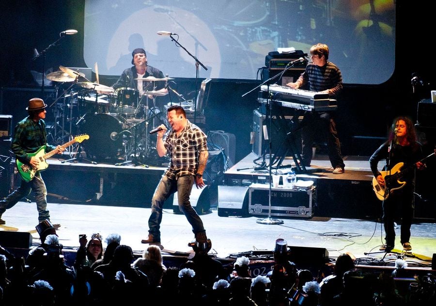 More than 100 coronavirus cases traced back to controversial Smash Mouth gig