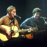 Watch Paul Weller accompany Oasis on 'Talk Tonight' back in 1995