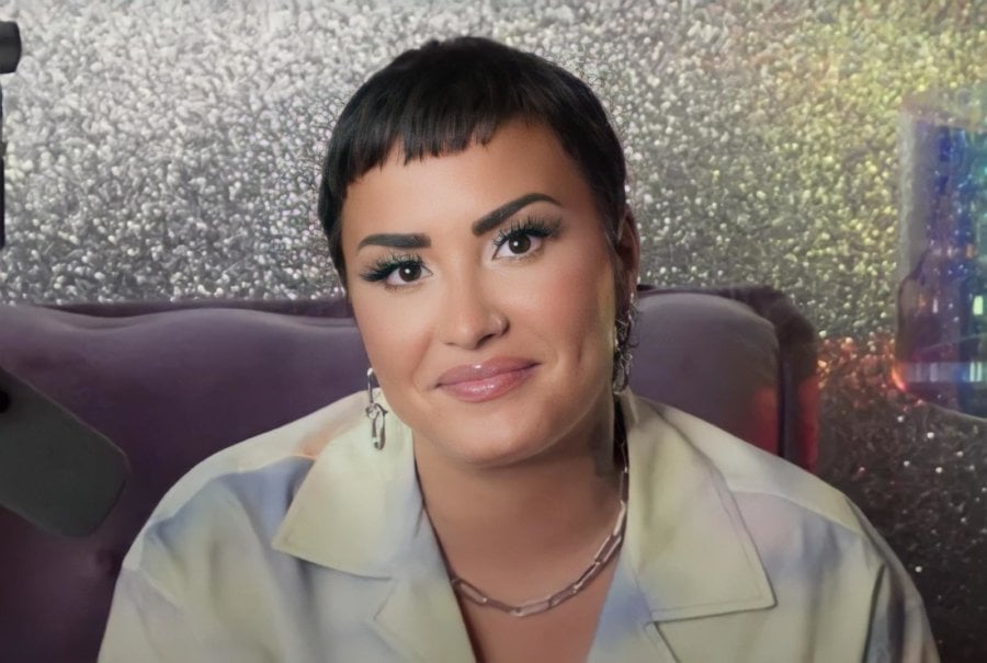 Demi Lovato non-binary