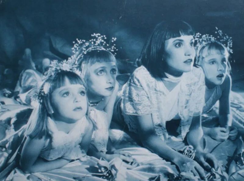 Exploring the weird DEVO family band 'Visiting Kids'