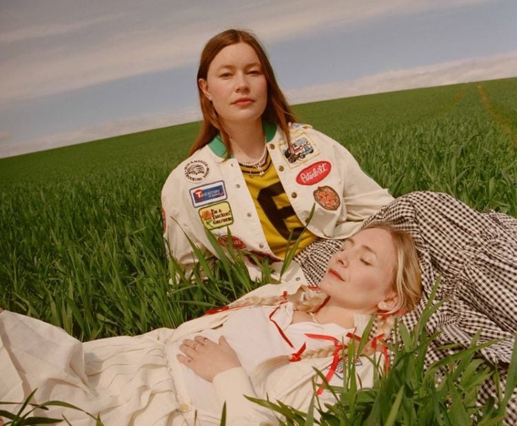 Wet Leg release debut single 'Chaise Longue'