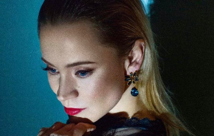 Annie covers The Jesus & Mary Chain song 'Just Like Honey'