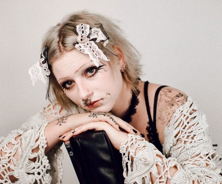Listen to Carolesdaughter cover of Radiohead song ‘Creep’