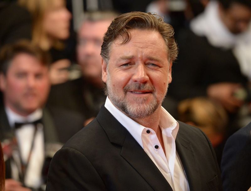 Russell Crowe to direct new thriller 'Poker Face'