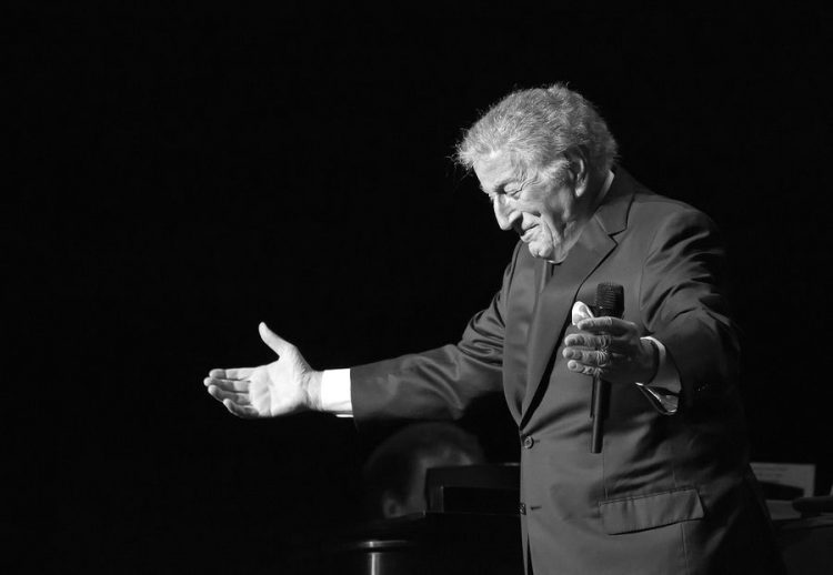 Tony Bennett announces his retirement