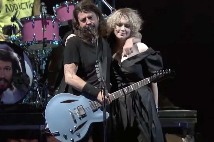 Watch Dave Grohl’s daughter, Violet, join Foo Fighters on stage at Lollapalooza