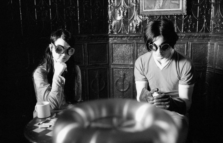 Coffee and cigarettes Year - Meg and Jack White Director- Jim Jarmusch White Stripes