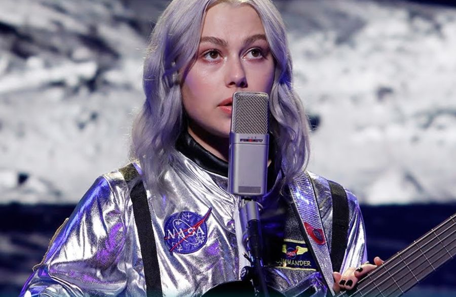 Phoebe Bridgers performs ‘Moon Song’ in a spacesuit live on ‘Jimmy Kimmel'