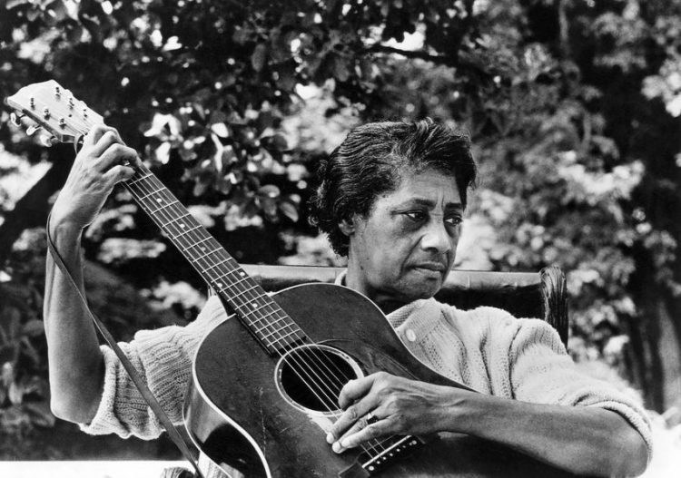 Watch Elizabeth Cotten's timeless performance of 'Freight Train'