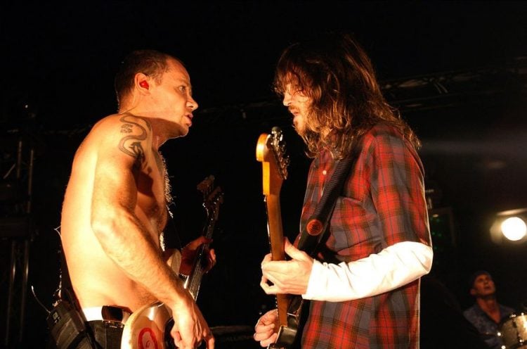 Watch Red Hot Chili Peppers' Flea and John Frusciante trade solos
