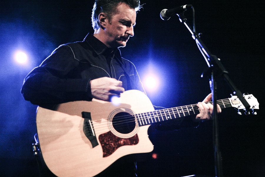 Billy Bragg explains why he changed the 'Sexuality' lyrics