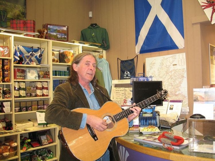 How Dougie Maclean the Scottish anthem 'Caledonia'