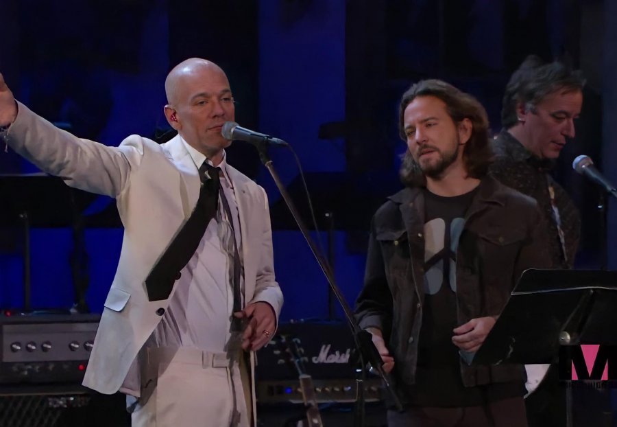 REM Eddie Vedder