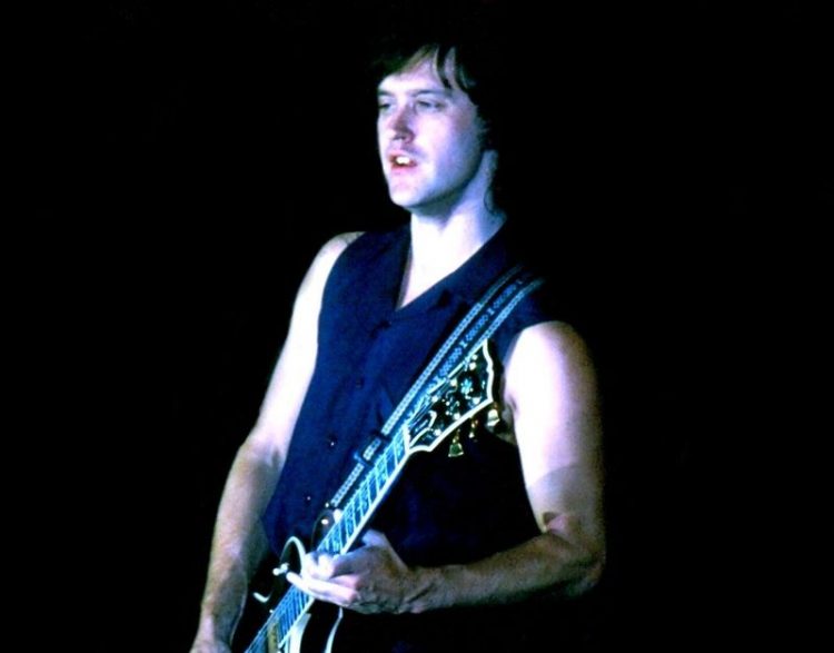Dave Davies to write autobiography ‘Living on a Thin Line’