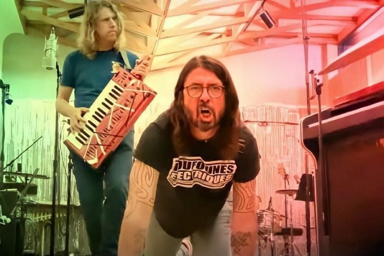 Dave Grohl covers Van Halen for 'The Hanukkah Sessions'