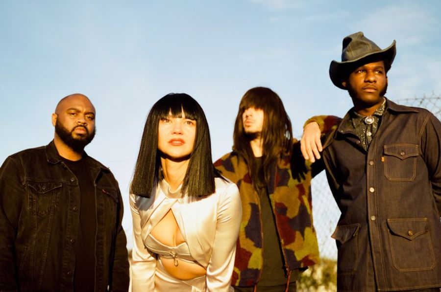 Khruangbin and Leon Bridges share new single 'B-Side'