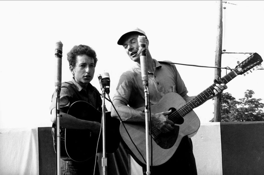 Did Pete Seeger try to sabotage Bob Dylan's electric set at the Newport Folk Festival?