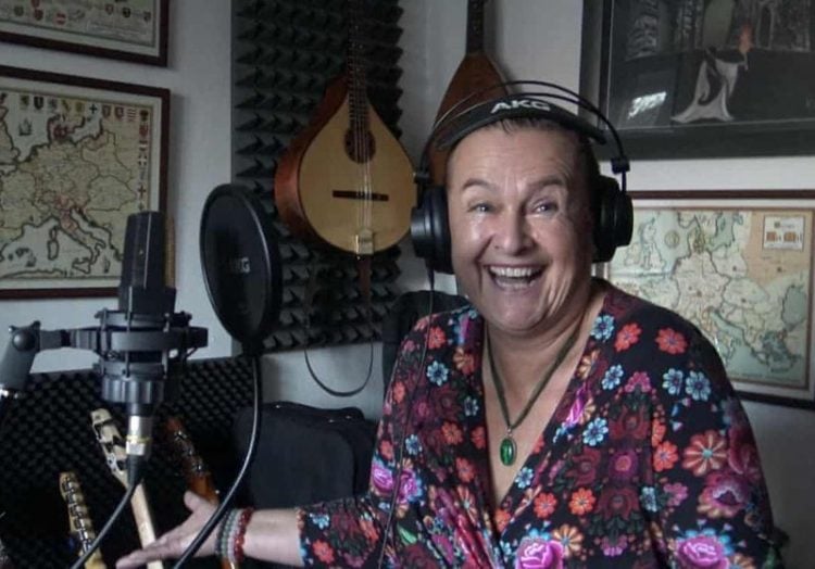 Hana Horká: Czech singer dies after deliberately catching Covid
