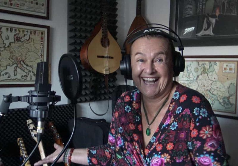 Hana Horká: Czech singer dies after deliberately catching Covid