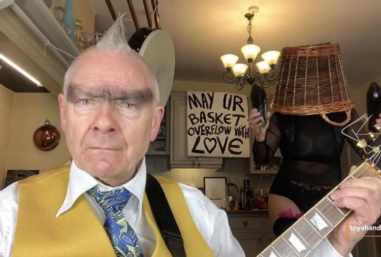 King Crimson's Robert Fripp and Toyah Willcox cover Green Day