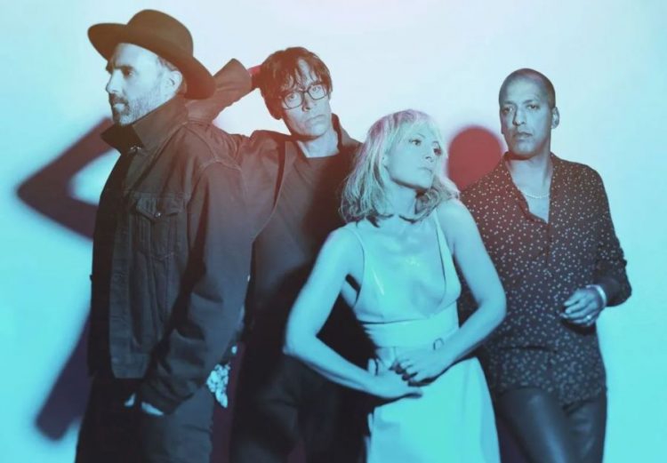 Metric release 'All Comes Crashing'