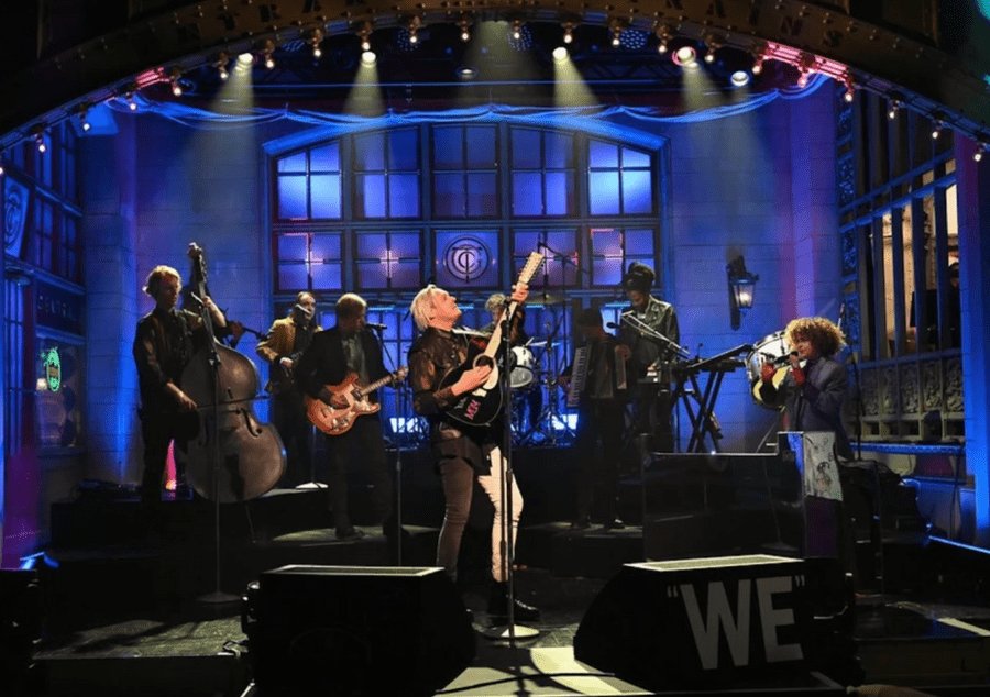 Arcade Fire perform cuts from 'We' on Saturday Night Live