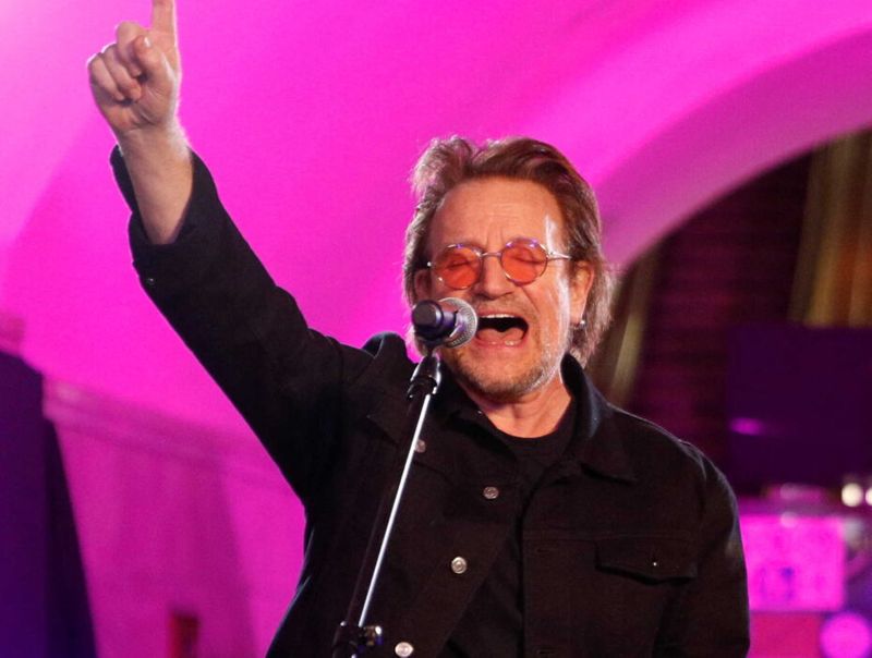 U2 Ukraine: Bono and The Edge play in a Kyiv subway station