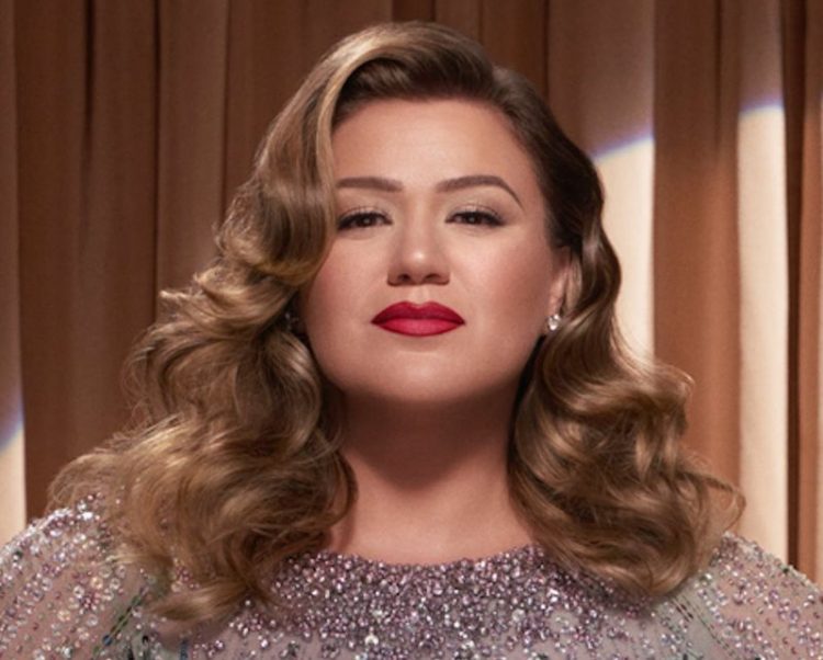 Watch Kelly Clarkson perform a cover of The Smiths’ ‘How Soon is Now’