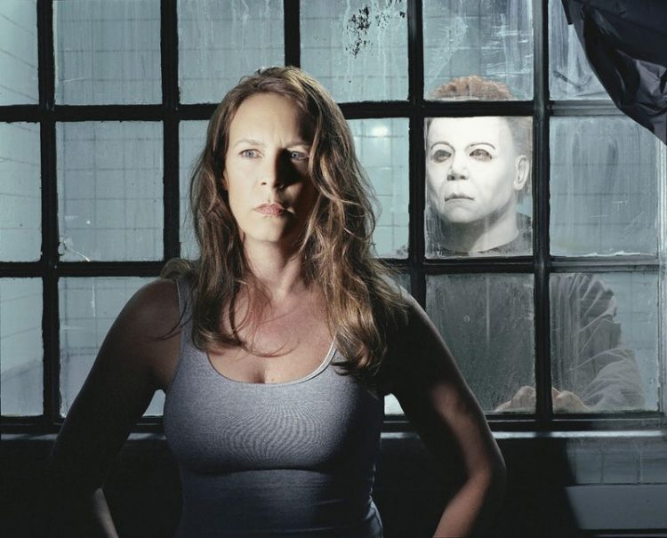 Halloween: Resurrection USA 2002 / Rick Rosenthal Laurie Strode (JAMIE LEE CURTIS) und Michael Myers (BRAD LOREE)