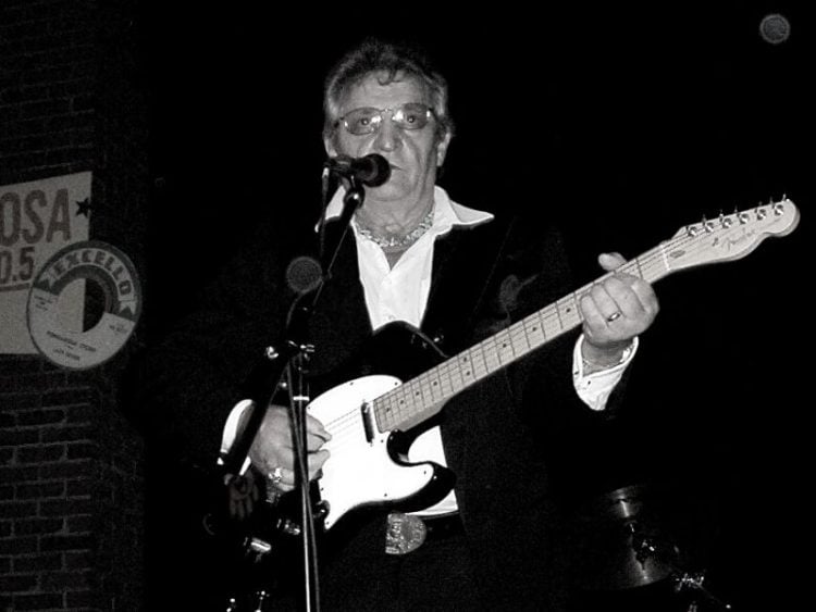 The amazing way Bob Wootton became Johnny Cash’s guitarist