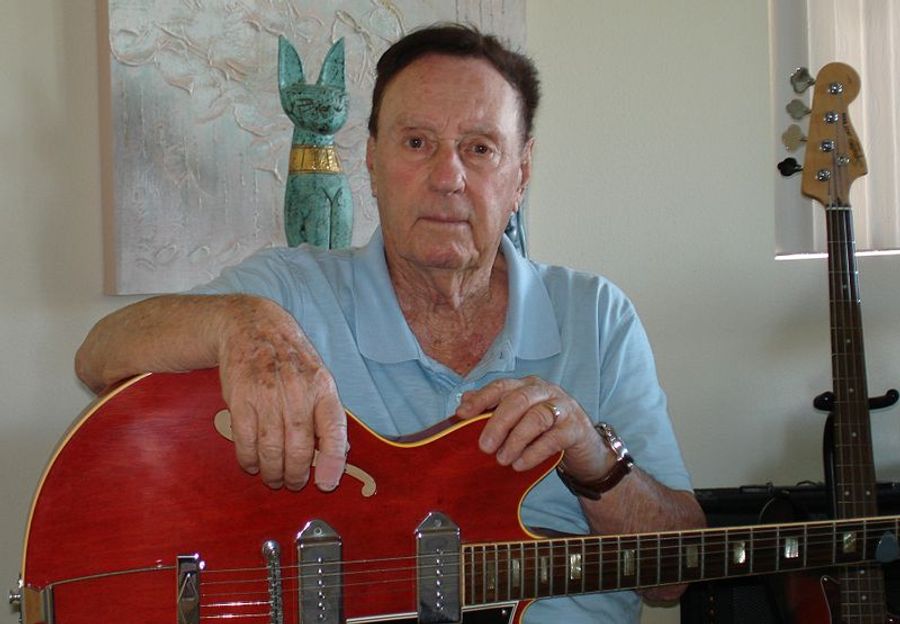 Legendary Wrecking Crew guitarist, Bill Pitman, dies aged 102