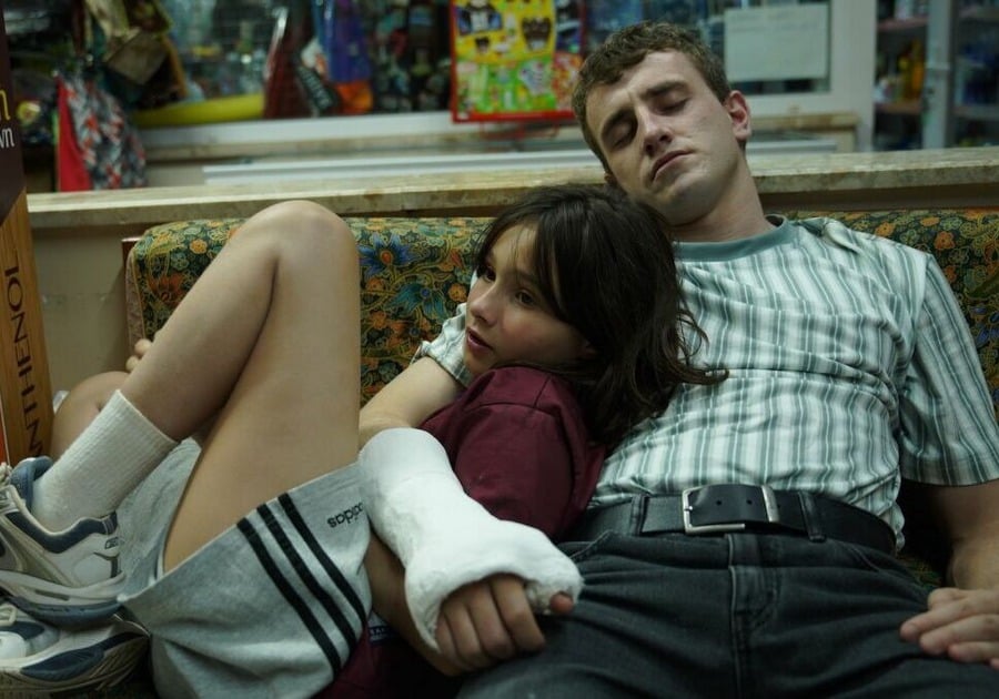 A24 trailer 'Aftersun'