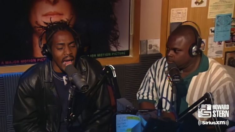 Watch Coolio and L.V. give a live performance of 'Gangsta's Paradise' for Howard Stern
