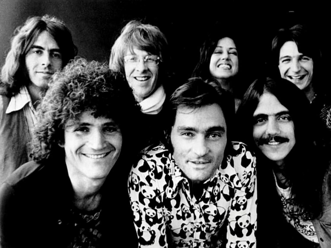 Watch Jefferson Starship play an acoustic 'Count On Me'