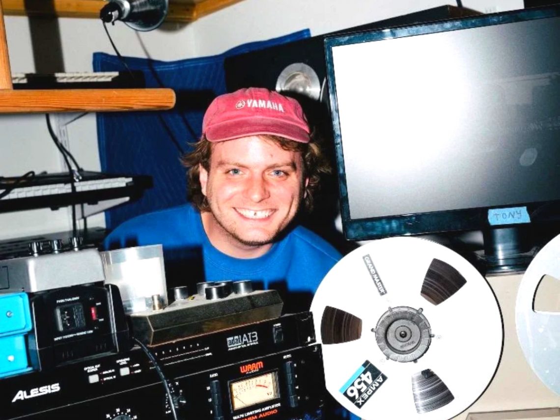 Mac DeMarco covers ‘It’s Beginning To Look A Lot Like Christmas’