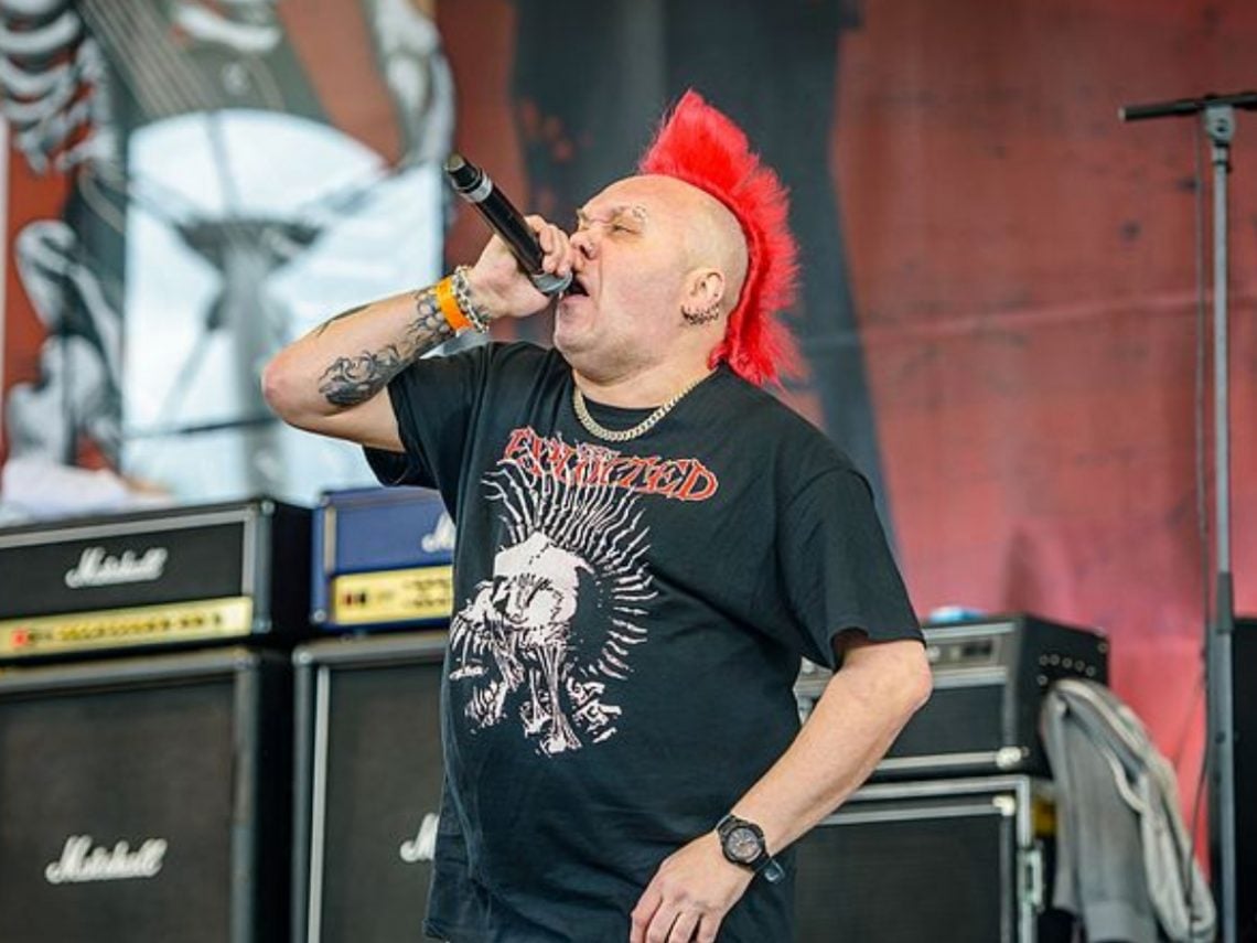 Wattie Buchan suffers a heart attack on stage