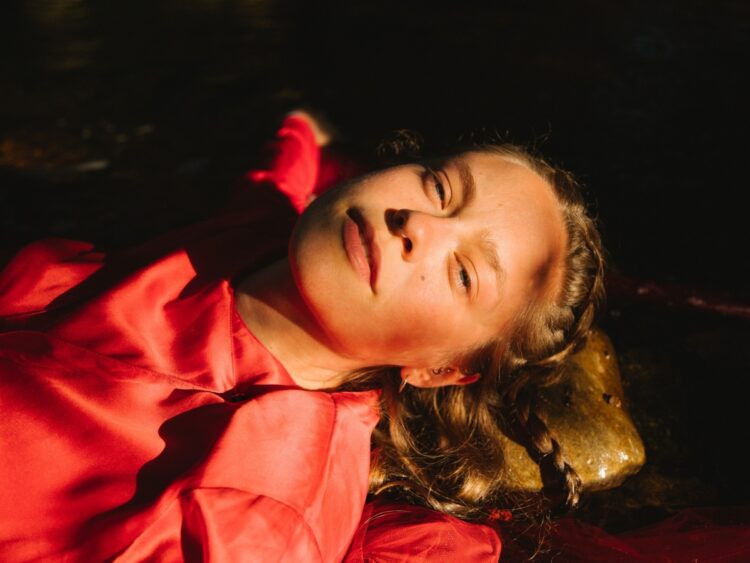 Anna B Savage - 'in/FLUX' album review