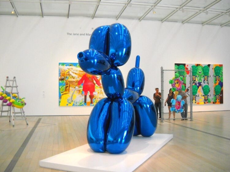 Famous Jeff Koons 'Balloon Dog' sculpture accidentally smashed in Miami