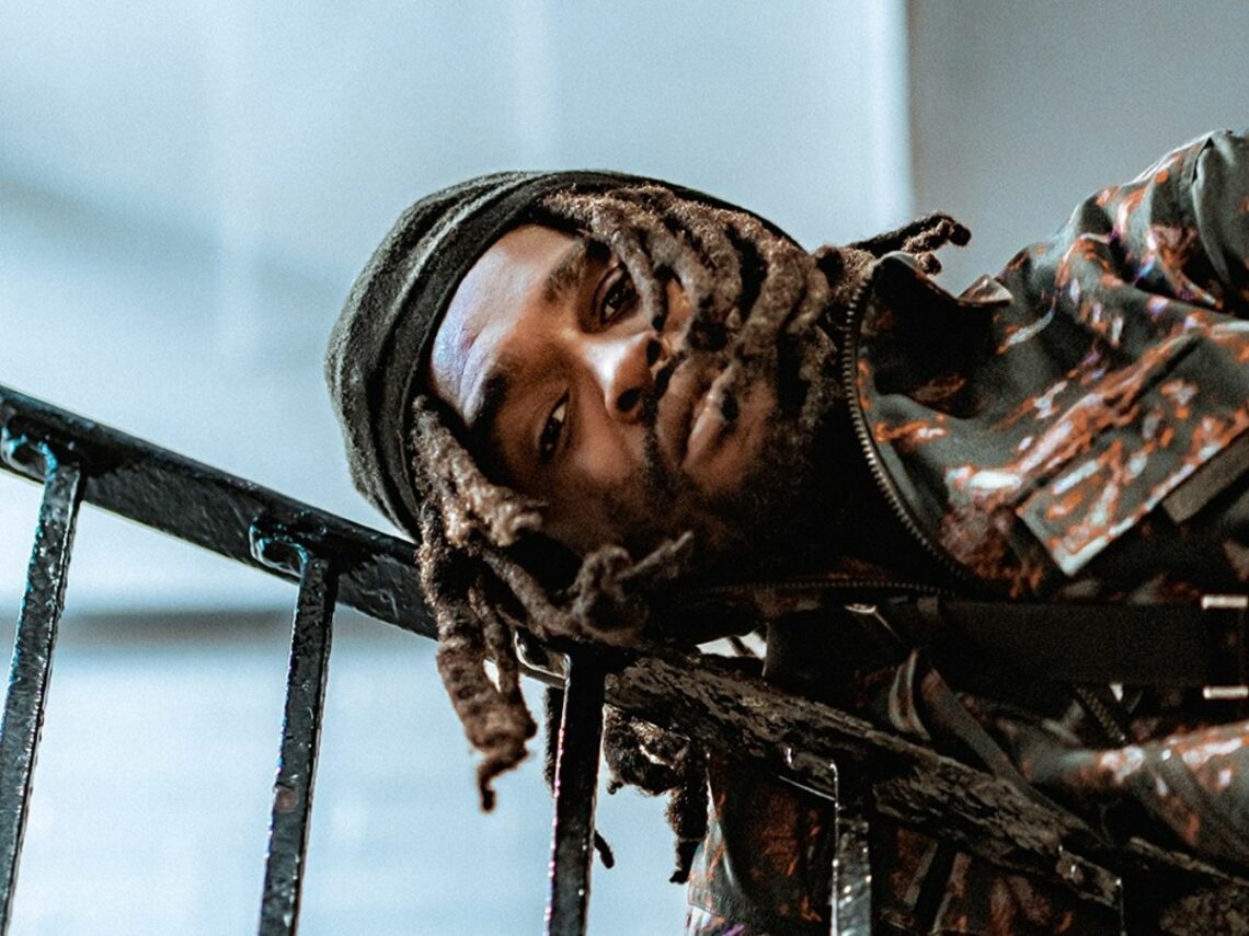 Hak Baker protests technology in 'Telephone 4 Eyes' video