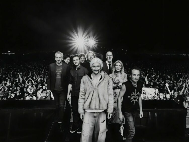 James - Band - On stage