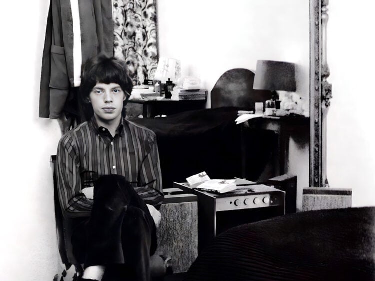 Mick Jagger in his bedroom at home - Bent Rej